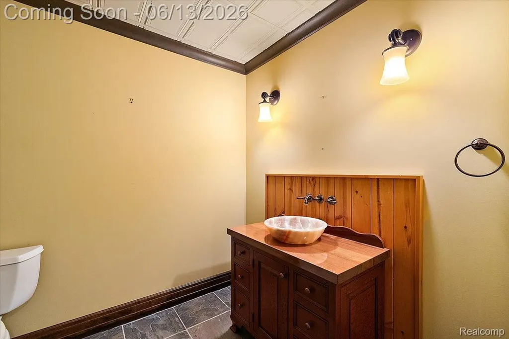 1600 S Hickory Ridge Trail Milford Charter Township MI 48380