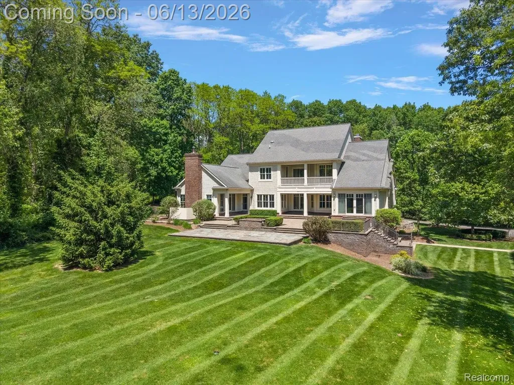 1600 S Hickory Ridge Trail Milford Charter Township MI 48380