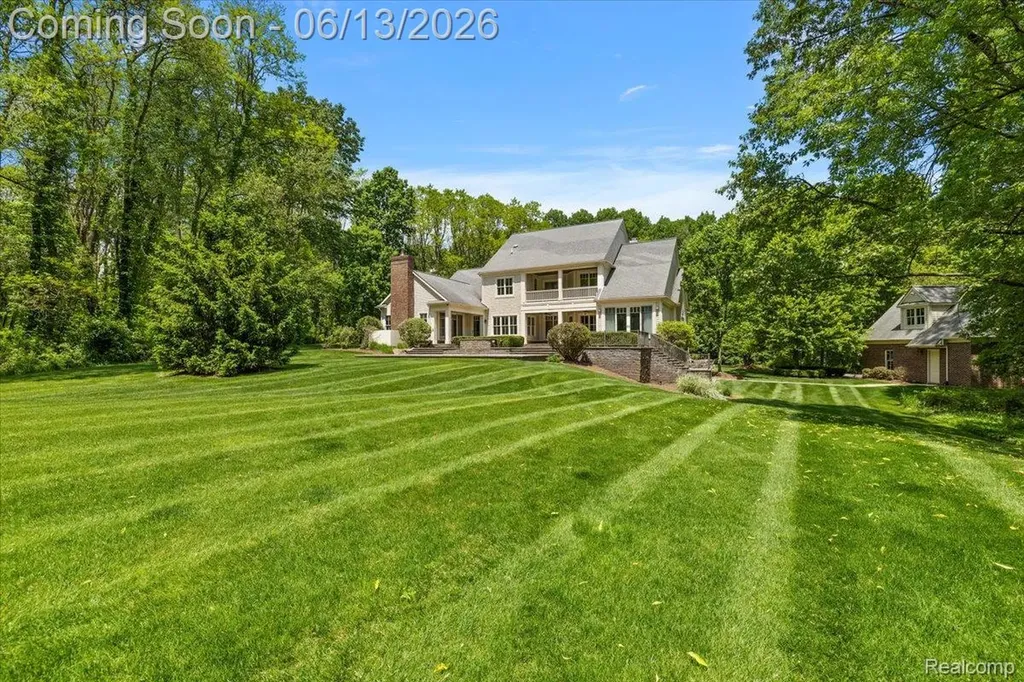 1600 S Hickory Ridge Trail Milford Charter Township MI 48380