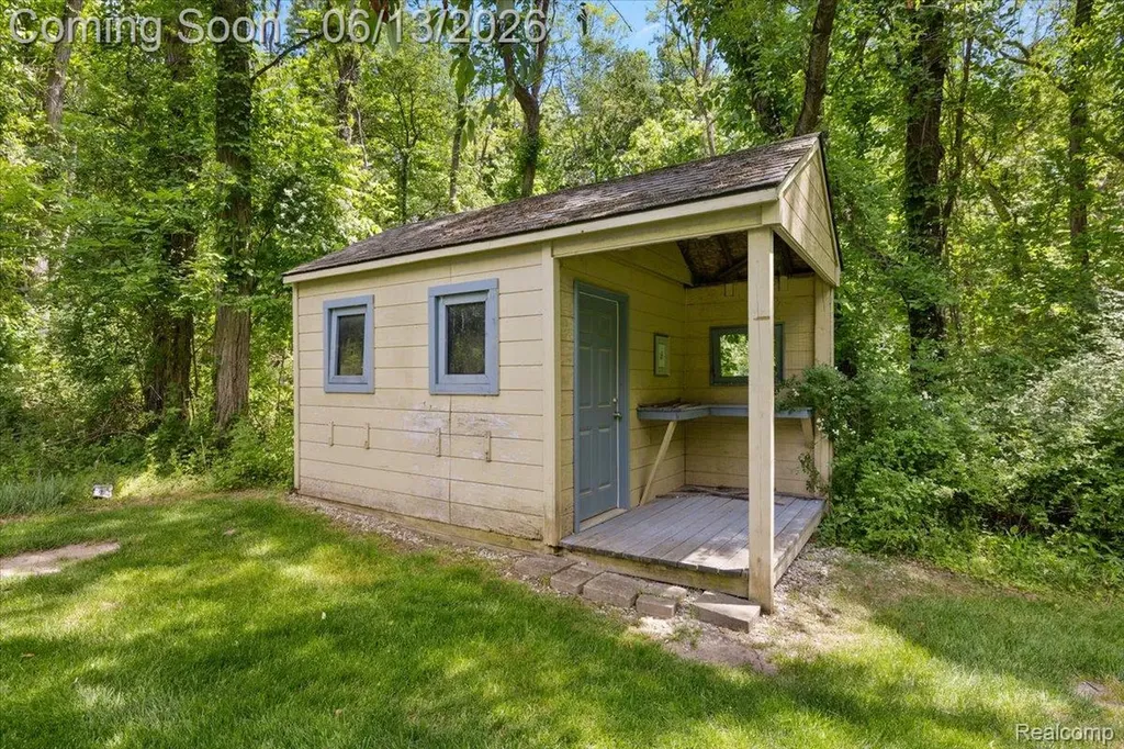 1600 S Hickory Ridge Trail Milford Charter Township MI 48380
