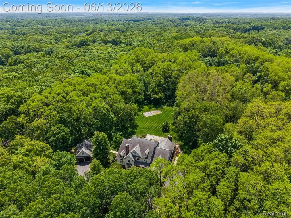 1600 S Hickory Ridge Trail Milford Charter Township MI 48380
