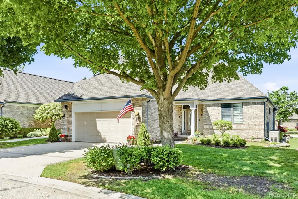 954 Edison Shores Court Port Huron City MI 48060