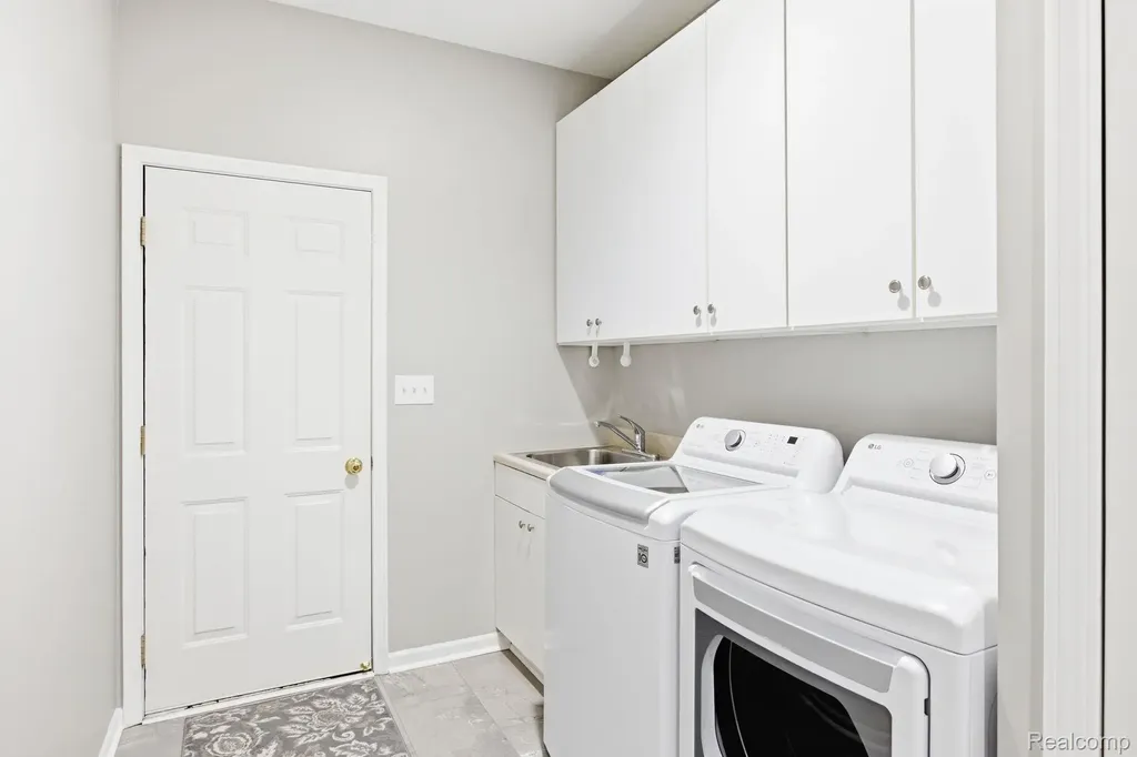 954 Edison Shores Court Port Huron City MI 48060