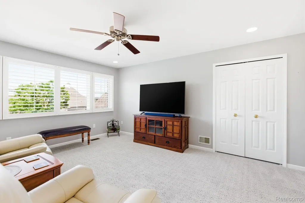 954 Edison Shores Court Port Huron City MI 48060