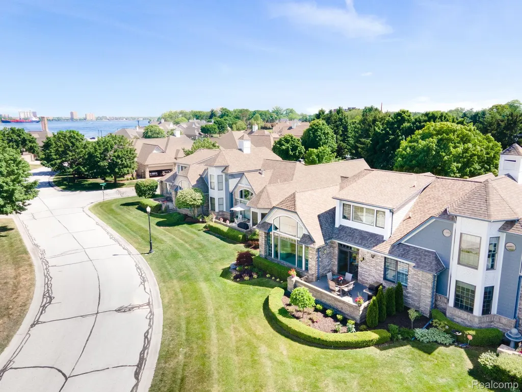954 Edison Shores Court Port Huron City MI 48060