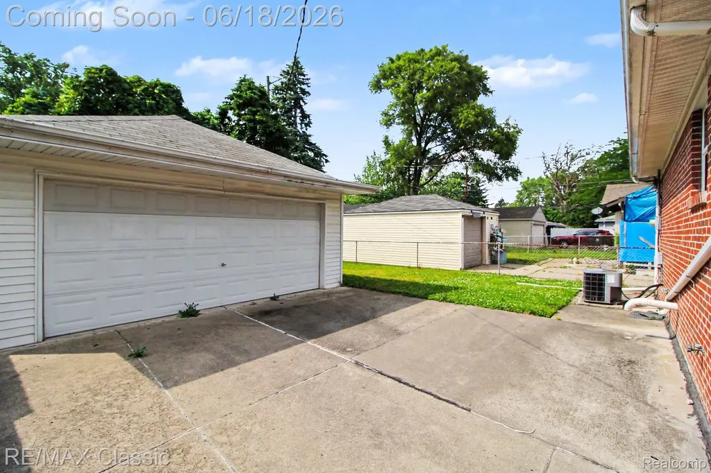 18825 Hanna Street Melvindale City MI 48122