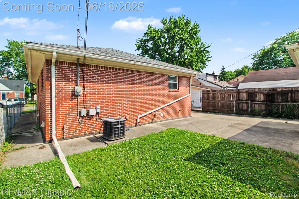 18825 Hanna Street Melvindale City MI 48122