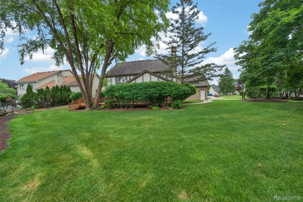 30693 Huntsman Drive E Farmington Hills City MI 48331
