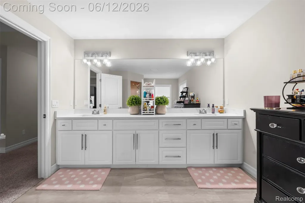 19433 Rachael Drive Macomb Township MI 48042