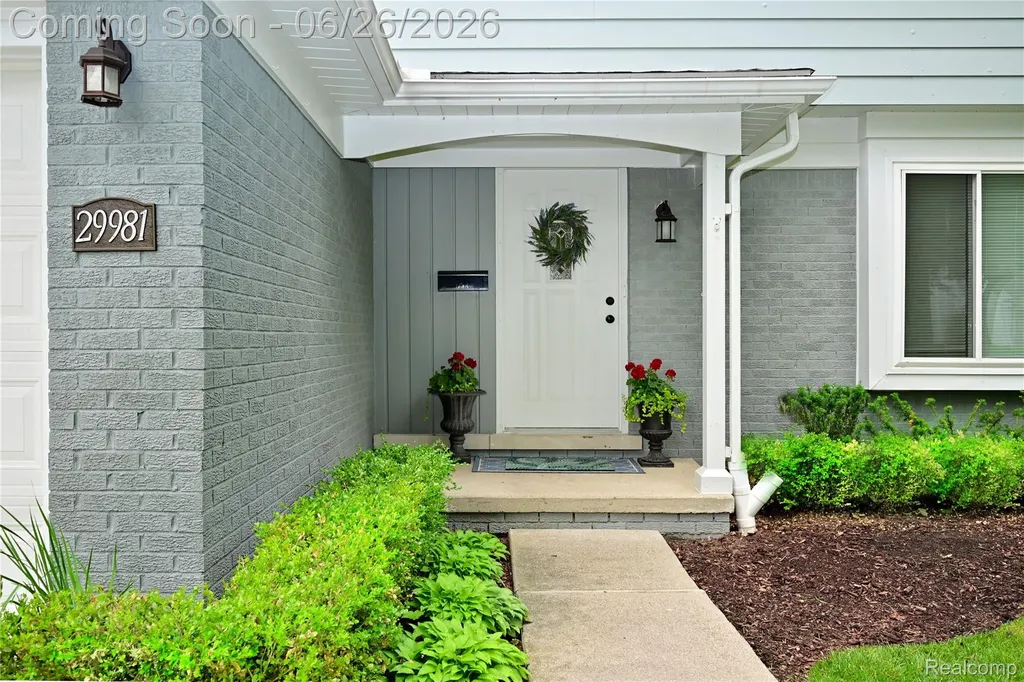 29981 Rock Creek Drive Southfield City MI 48076