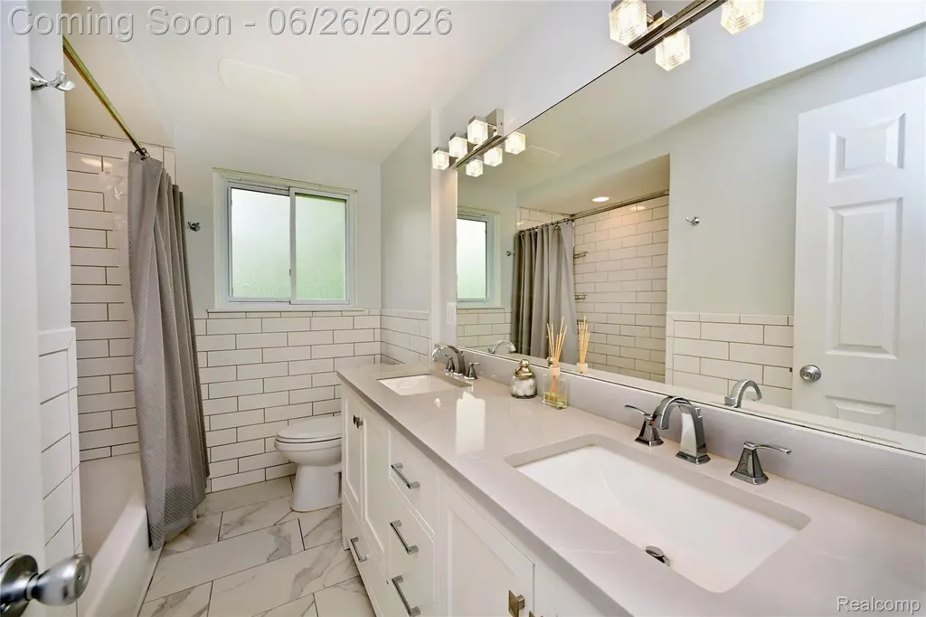 29981 Rock Creek Drive Southfield City MI 48076
