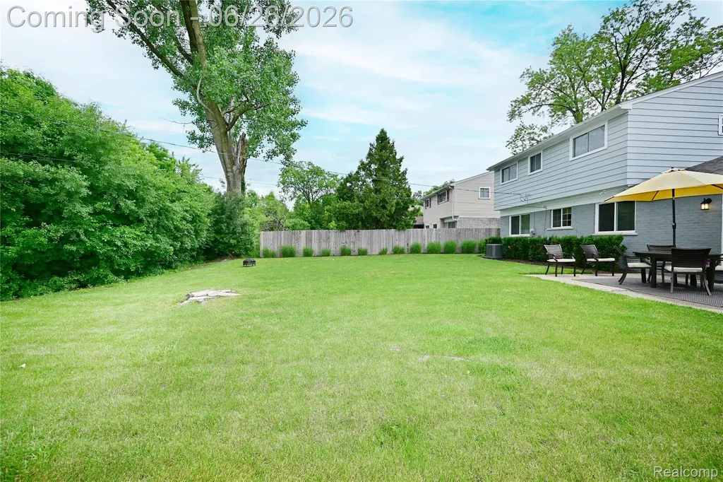 29981 Rock Creek Drive Southfield City MI 48076