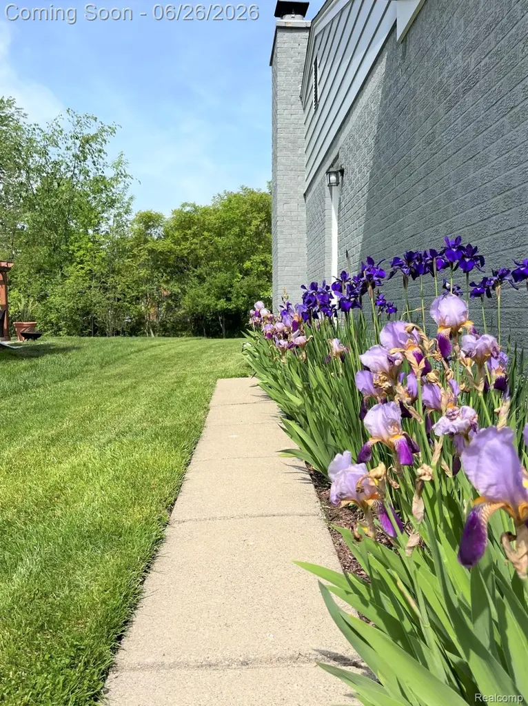 29981 Rock Creek Drive Southfield City MI 48076