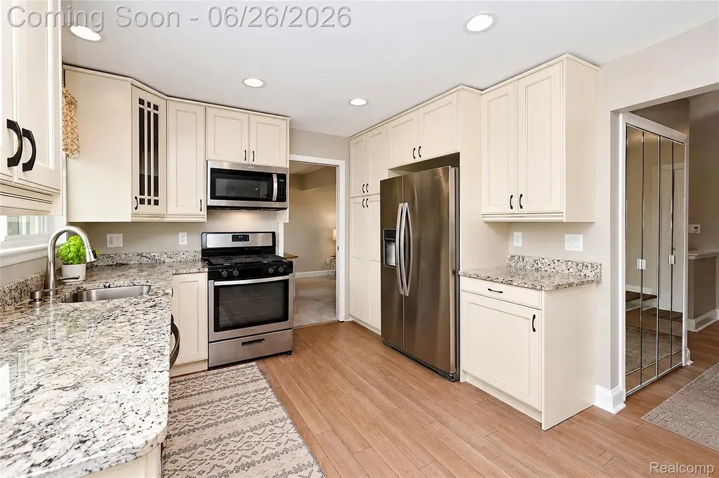 29981 Rock Creek Drive Southfield City MI 48076