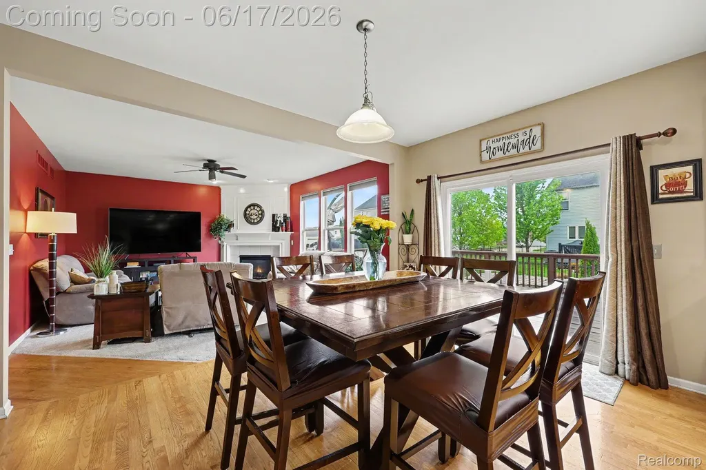 19120 Pembridge Street Macomb Township MI 48042