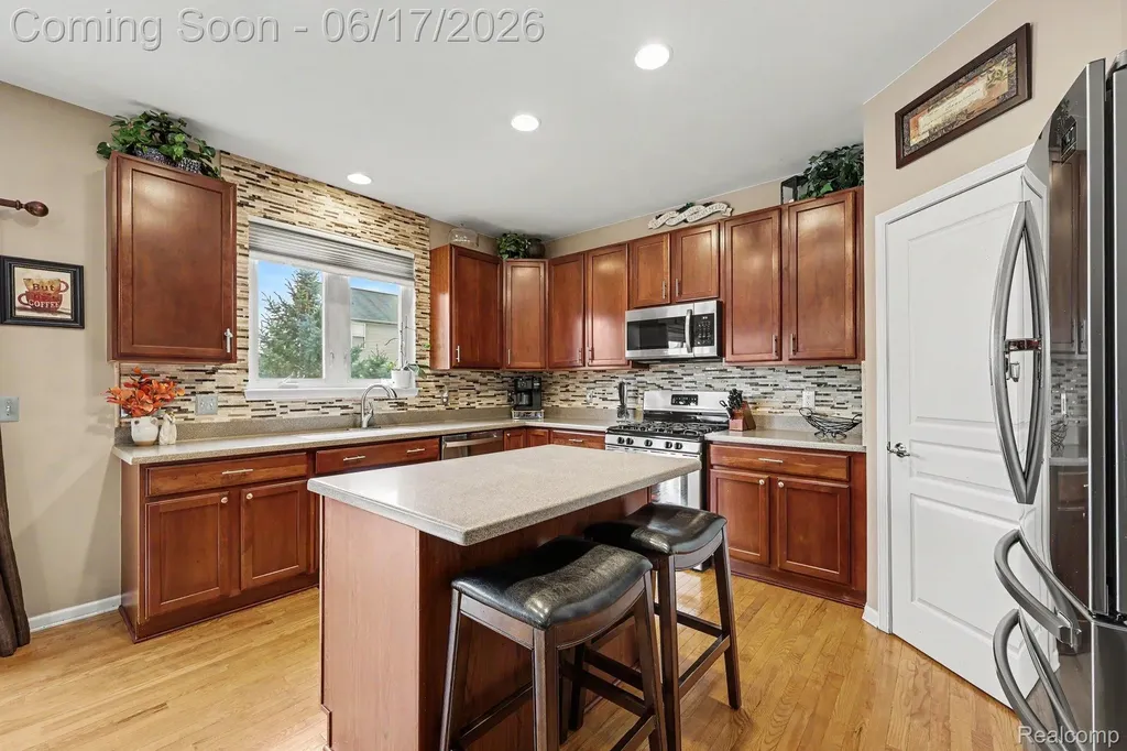 19120 Pembridge Street Macomb Township MI 48042