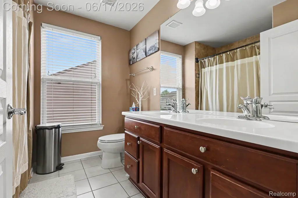 19120 Pembridge Street Macomb Township MI 48042