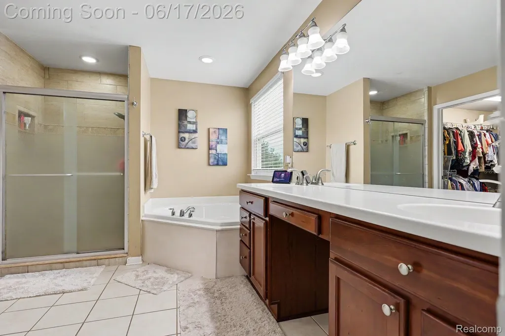 19120 Pembridge Street Macomb Township MI 48042