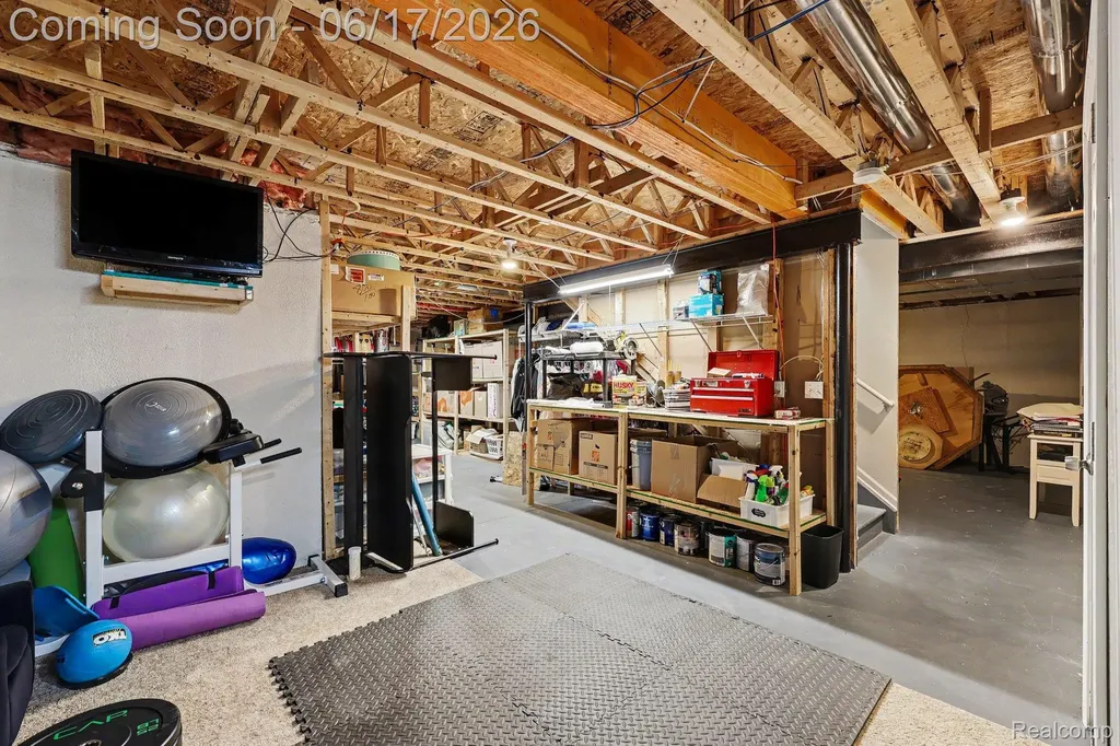 19120 Pembridge Street Macomb Township MI 48042