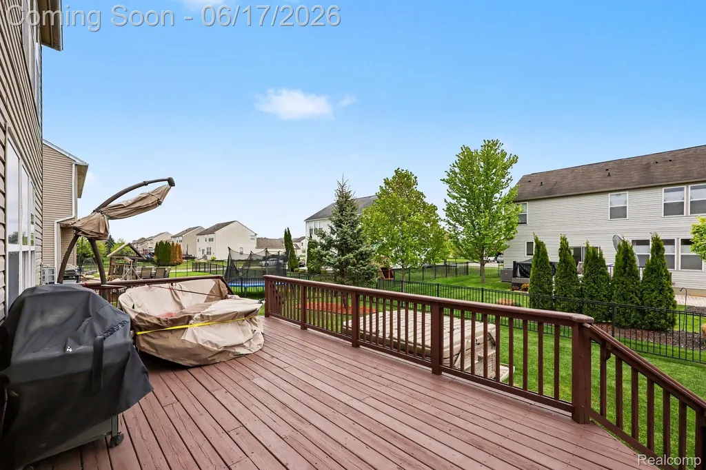 19120 Pembridge Street Macomb Township MI 48042