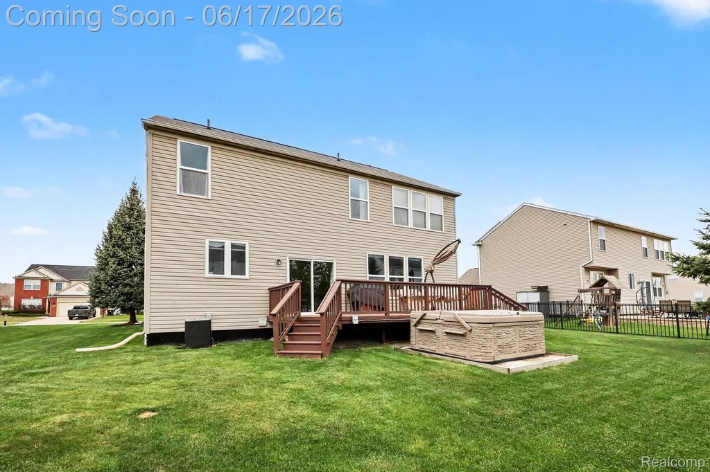19120 Pembridge Street Macomb Township MI 48042
