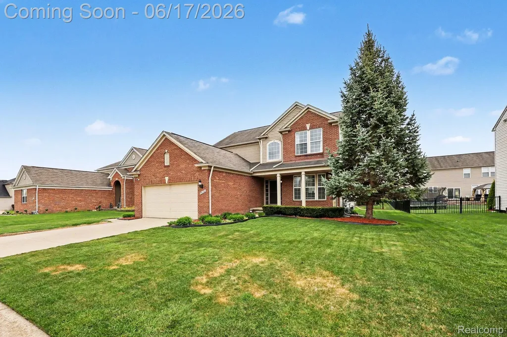 19120 Pembridge Street Macomb Township MI 48042
