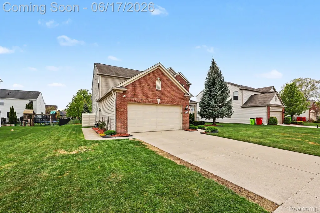19120 Pembridge Street Macomb Township MI 48042