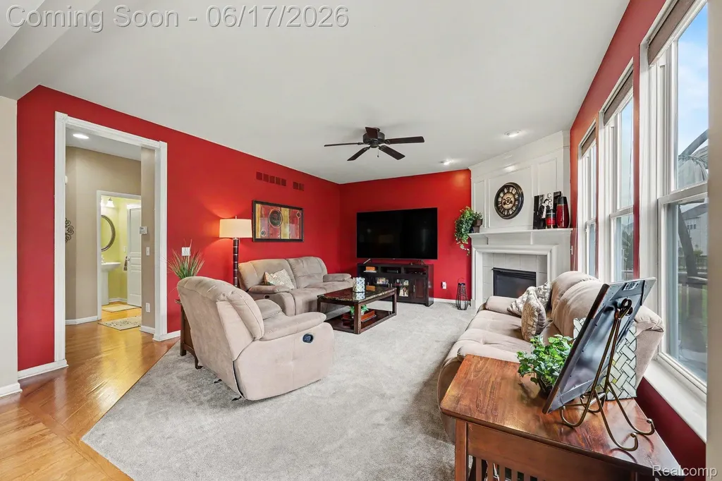 19120 Pembridge Street Macomb Township MI 48042