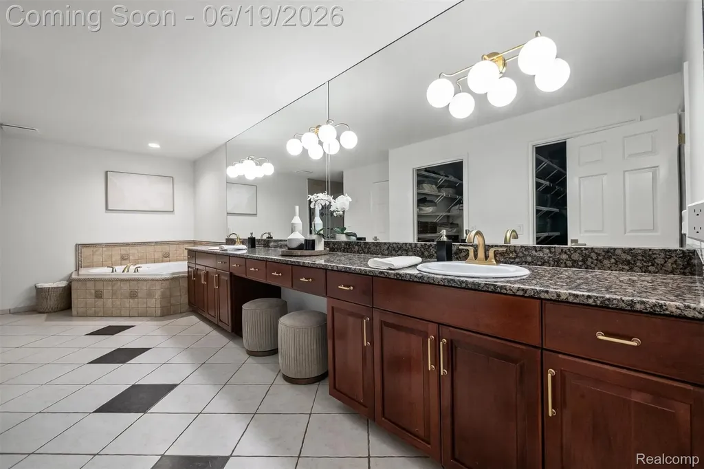 2609 Pebble Beach Drive Oakland Charter Township MI 48363