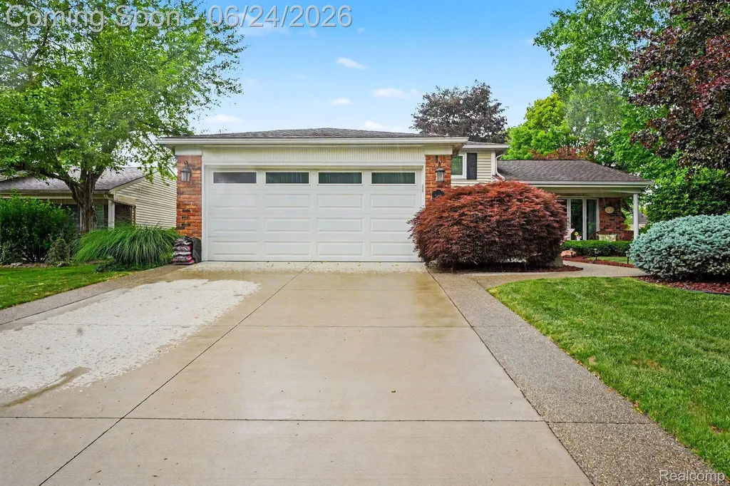 5997 Marble Drive Troy City MI 48085