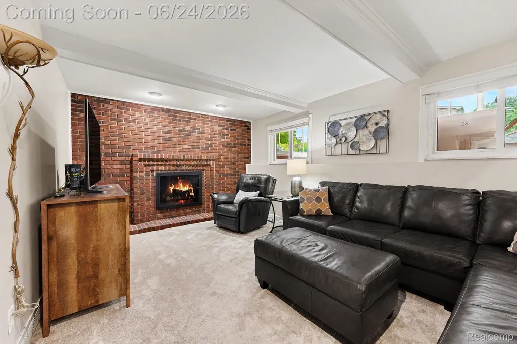 5997 Marble Drive Troy City MI 48085
