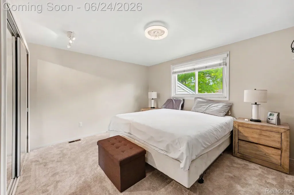 5997 Marble Drive Troy City MI 48085