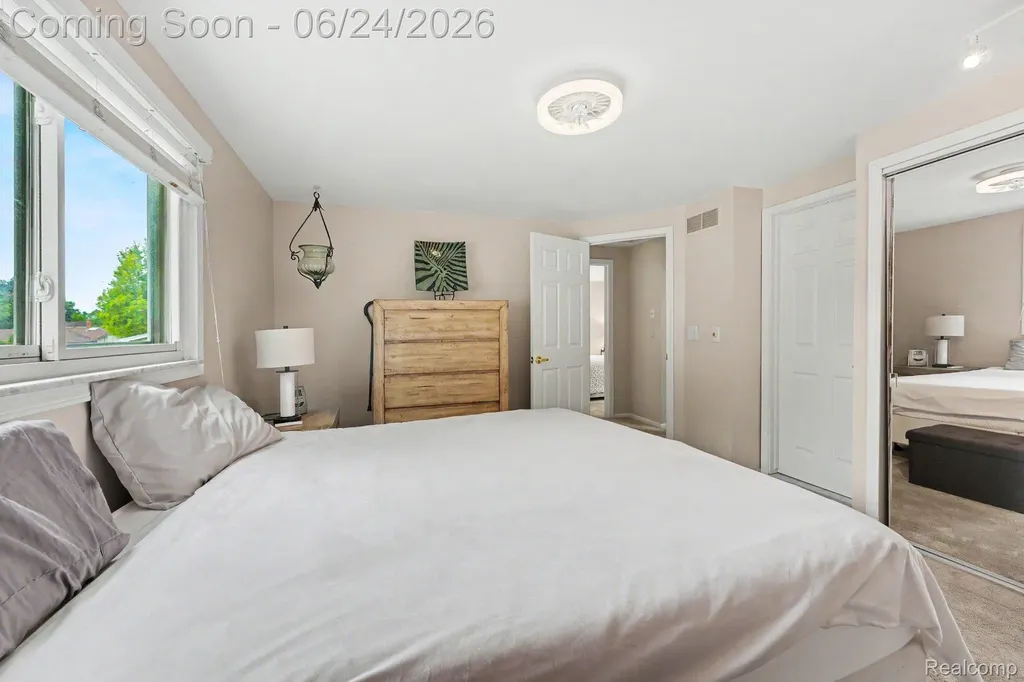 5997 Marble Drive Troy City MI 48085