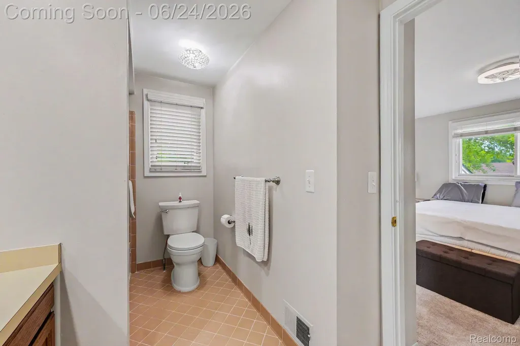 5997 Marble Drive Troy City MI 48085