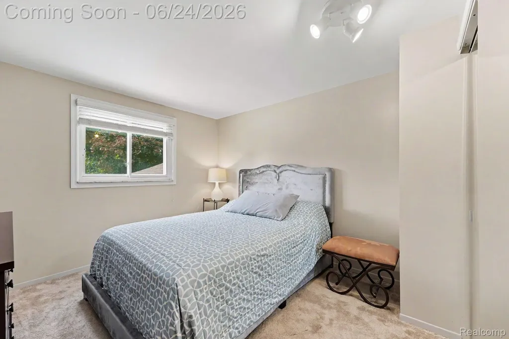 5997 Marble Drive Troy City MI 48085