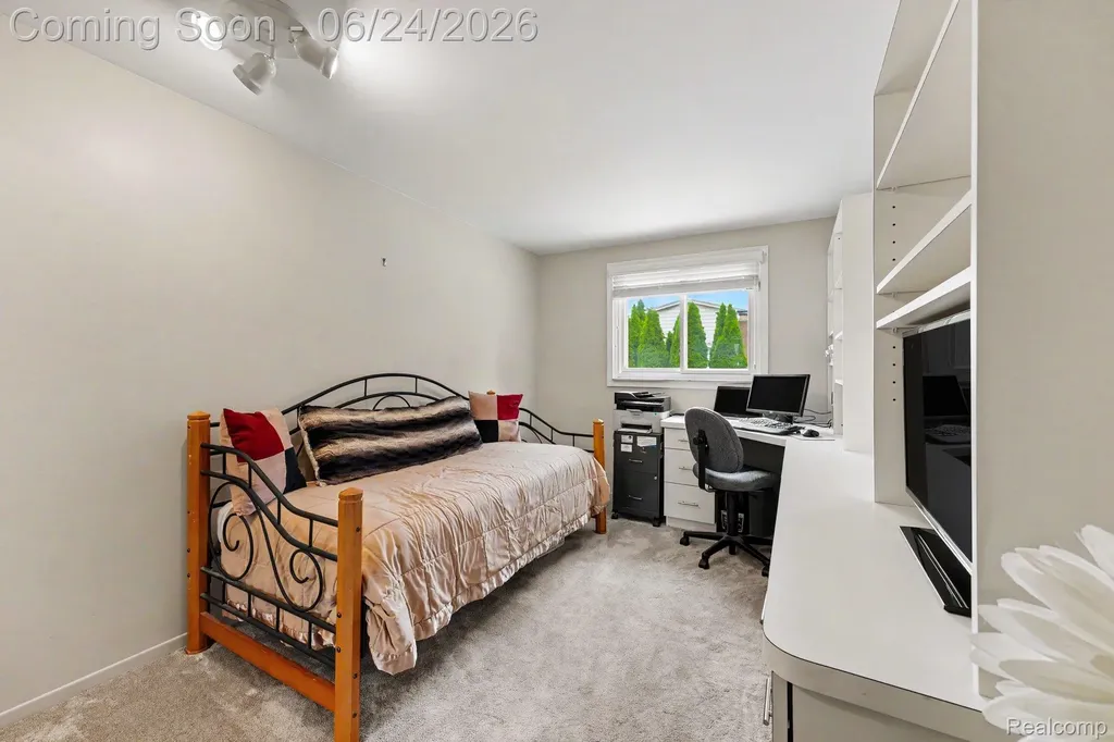 5997 Marble Drive Troy City MI 48085