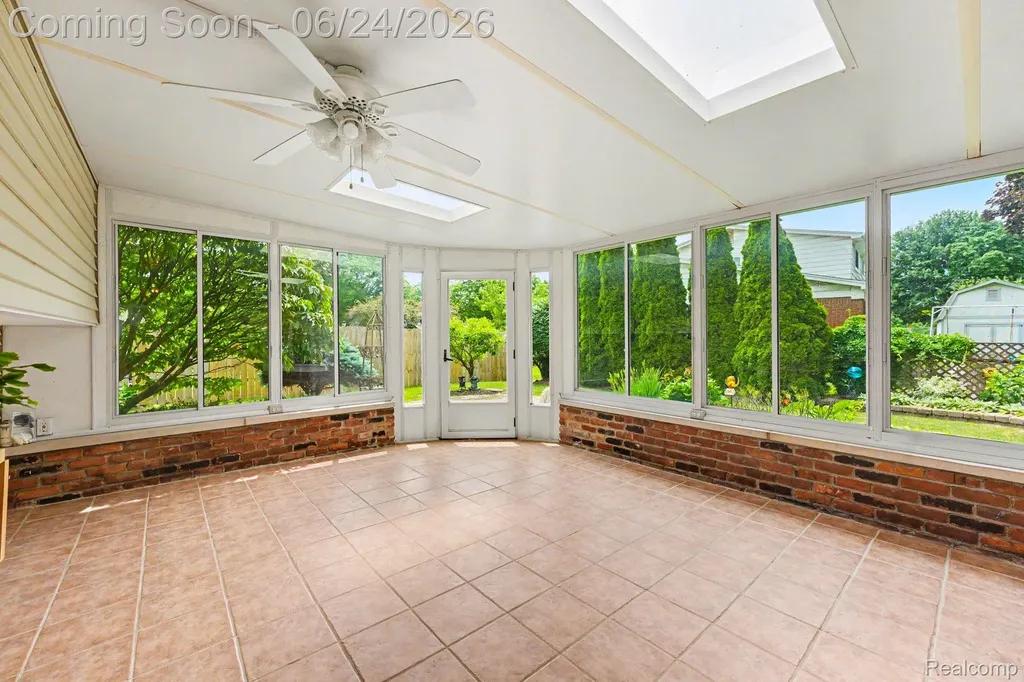 5997 Marble Drive Troy City MI 48085