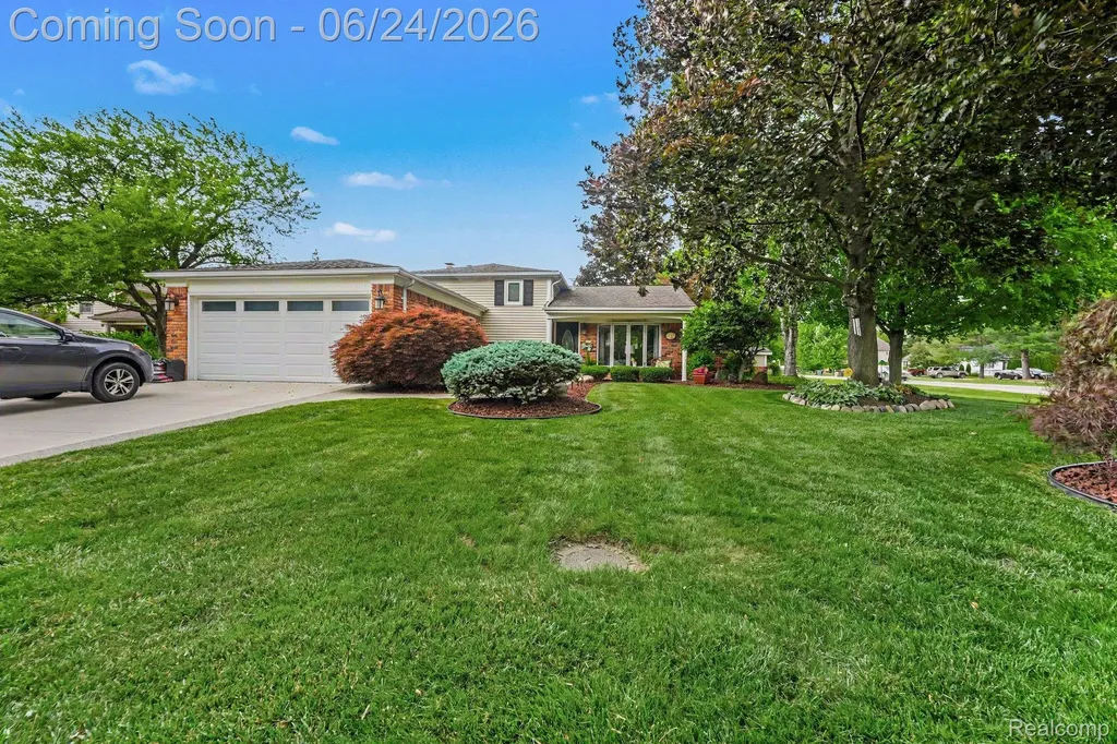 5997 Marble Drive Troy City MI 48085