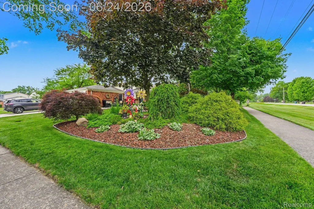 5997 Marble Drive Troy City MI 48085