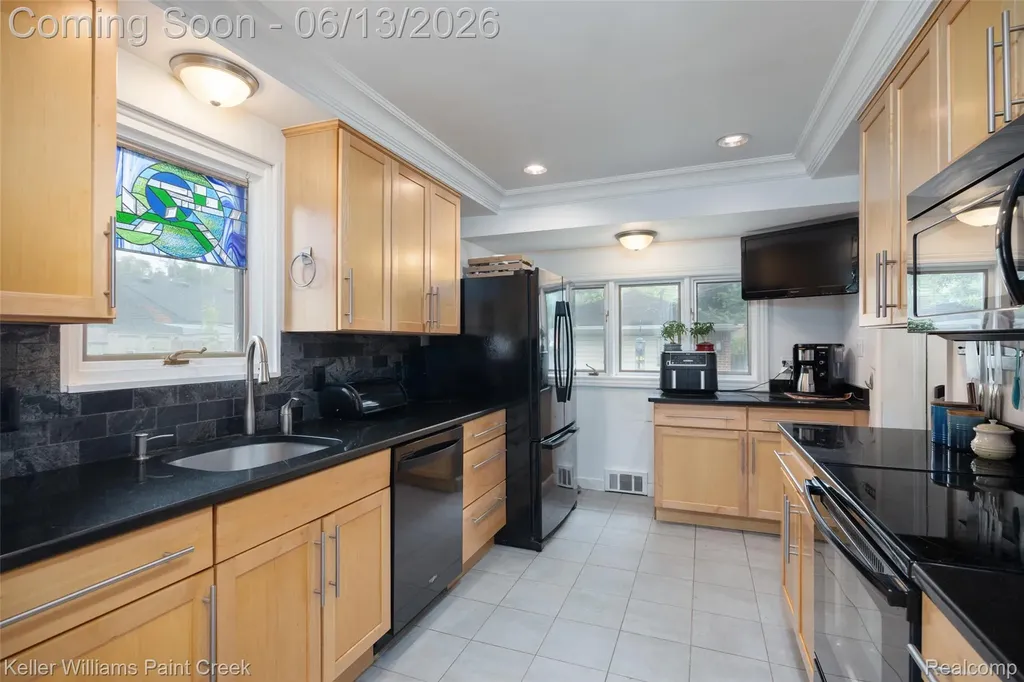 35327 Hathaway Street Livonia City MI 48150