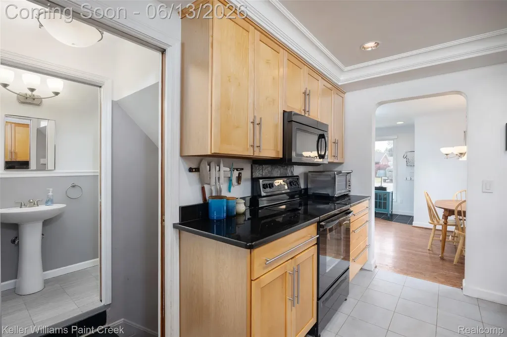 35327 Hathaway Street Livonia City MI 48150