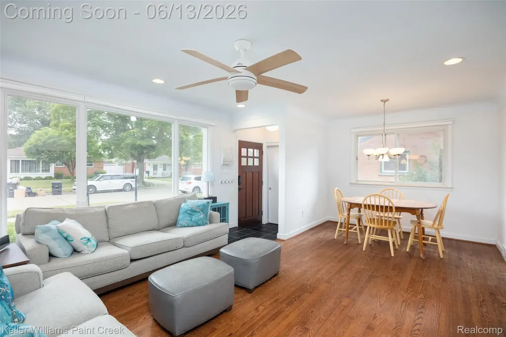 35327 Hathaway Street Livonia City MI 48150
