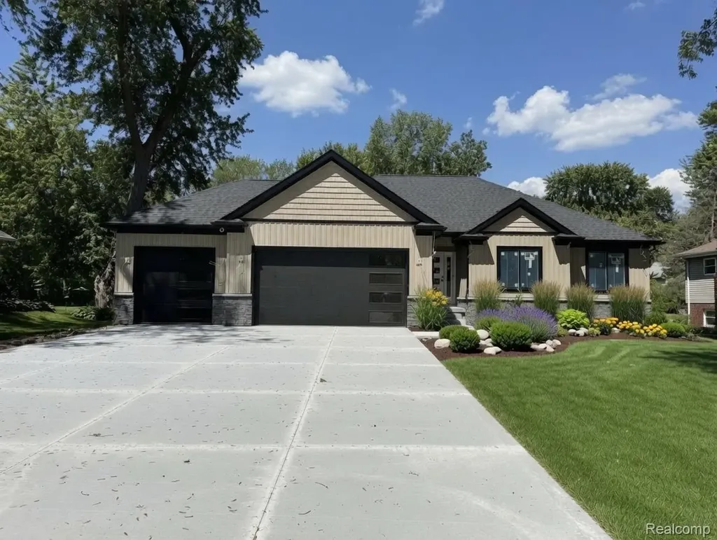 39125 Chartier Street Harrison Charter Township MI 48045