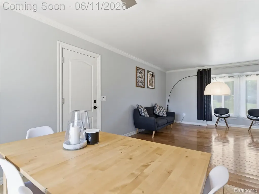 1087 Eagle Nest Drive Oakland Charter Township MI 48306