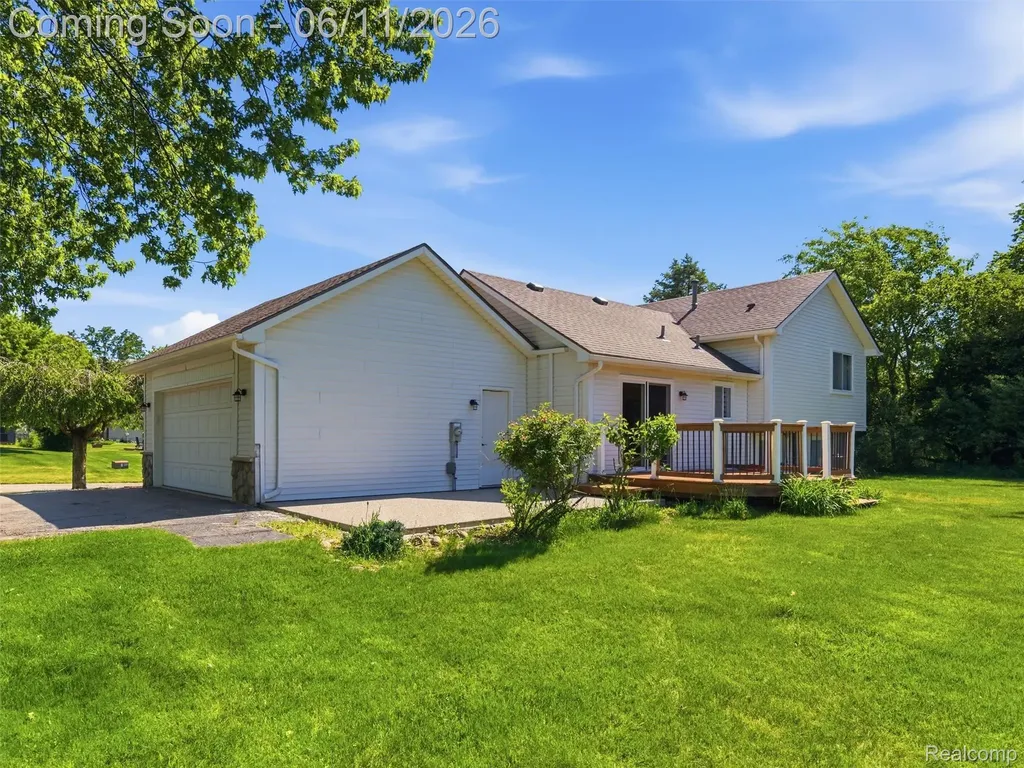 1087 Eagle Nest Drive Oakland Charter Township MI 48306