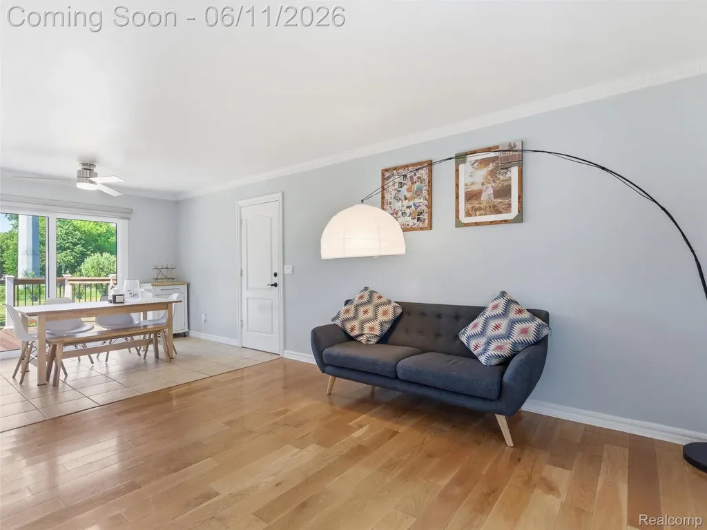 1087 Eagle Nest Drive Oakland Charter Township MI 48306