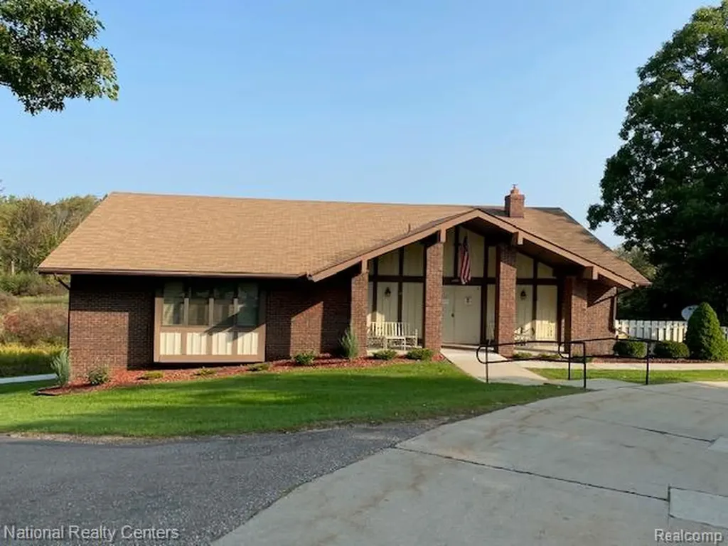 12104 Lexington Drive Green Oak Township MI 48178