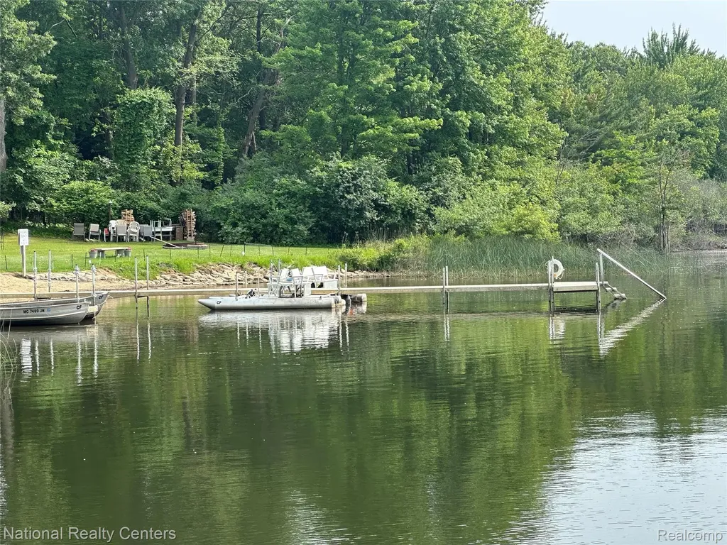 12104 Lexington Drive Green Oak Township MI 48178