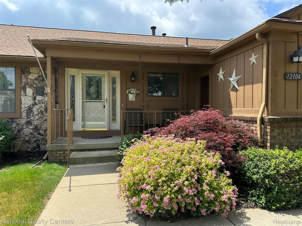 12104 Lexington Drive Green Oak Township MI 48178