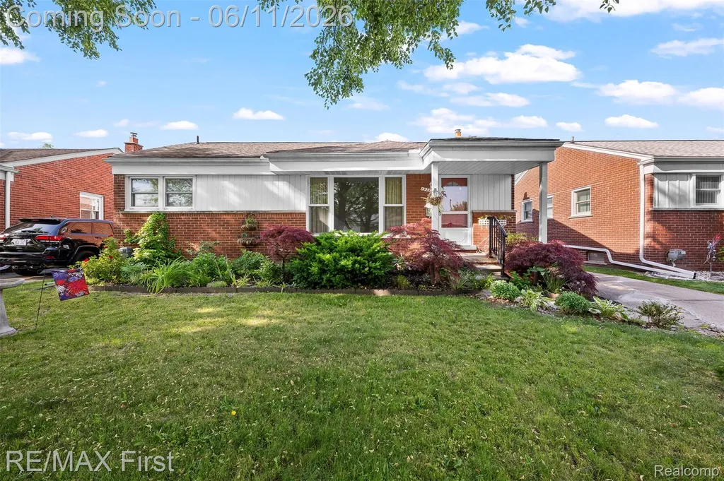 19712 Gaukler Street St. Clair Shores City MI 48080